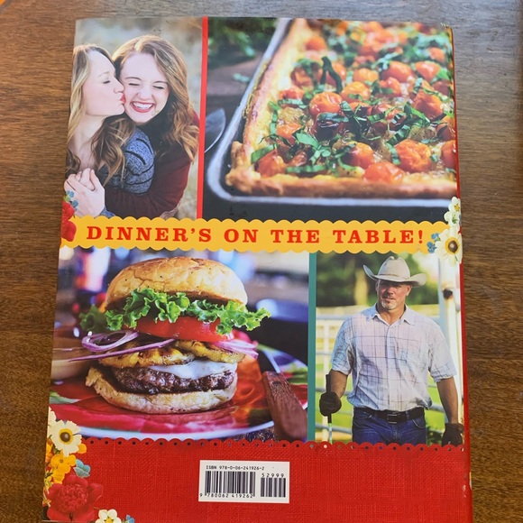 Like new! Pioneer Women Dinnertime Cook Book - Picture 2 of 2